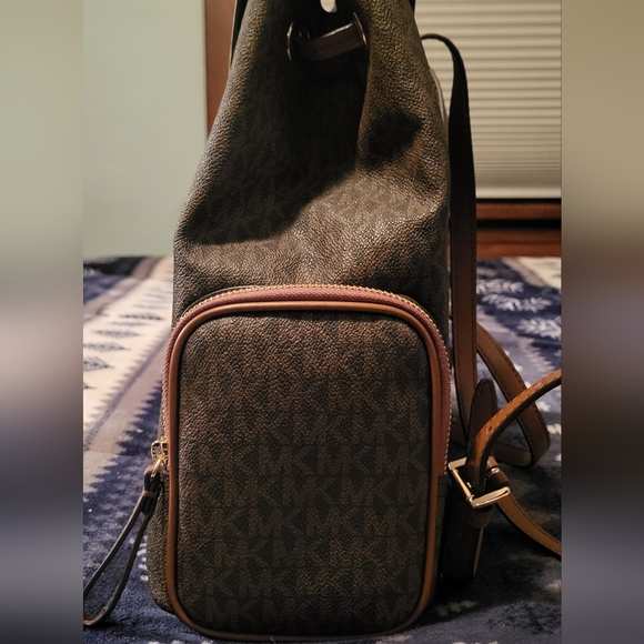 Michael Kors Jet Set Large Logo Backpack - Picture 6 of 10